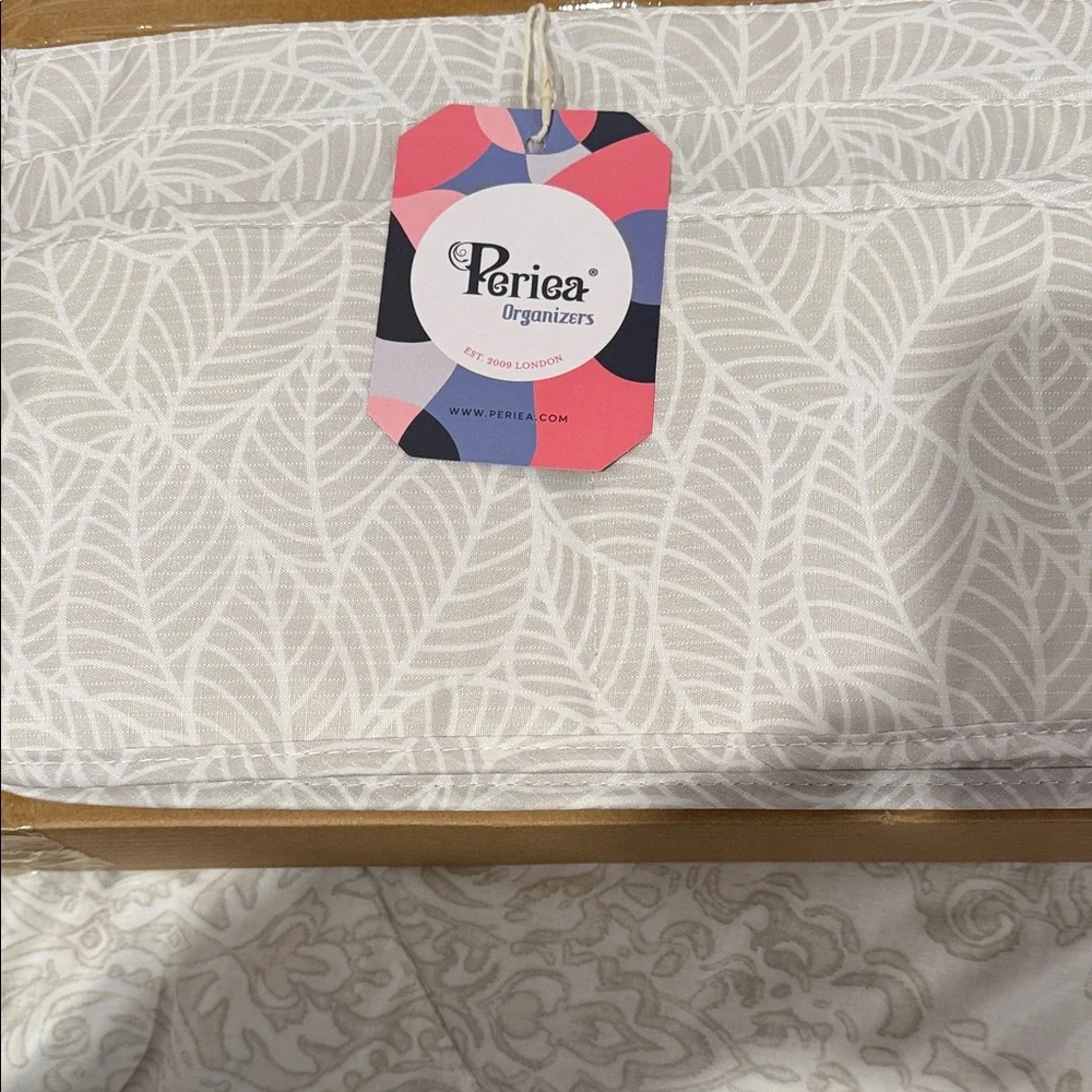Periea set of 3 Purse Organizers Grey Leaves Brand New - Picture 1 of 7